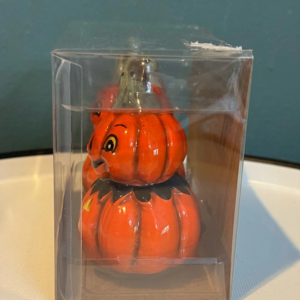 Johanna Parker Retro Anthropomorphic Jack-o'-Lantern Salt & Pepper Shakers